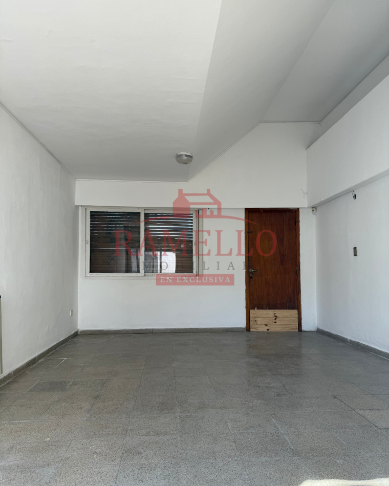 CASA EN VENTA - Tres dormitorios! Apta credito hipotecario 
