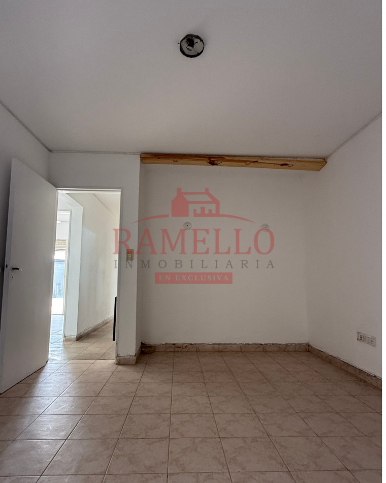 CASA EN VENTA - Tres dormitorios! Apta credito hipotecario 