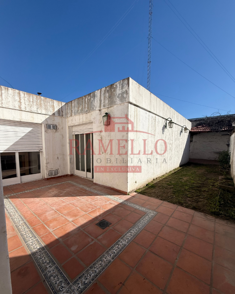 CASA EN VENTA - Tres dormitorios! Apta credito hipotecario 