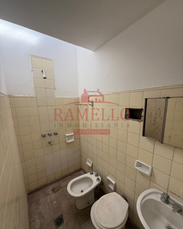 CASA EN VENTA - Tres dormitorios! Apta credito hipotecario 