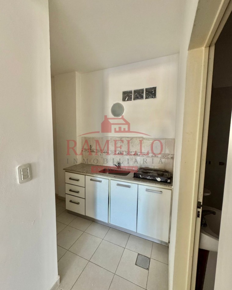 En venta! Amplio monoambiente con balcon - Hovenia III