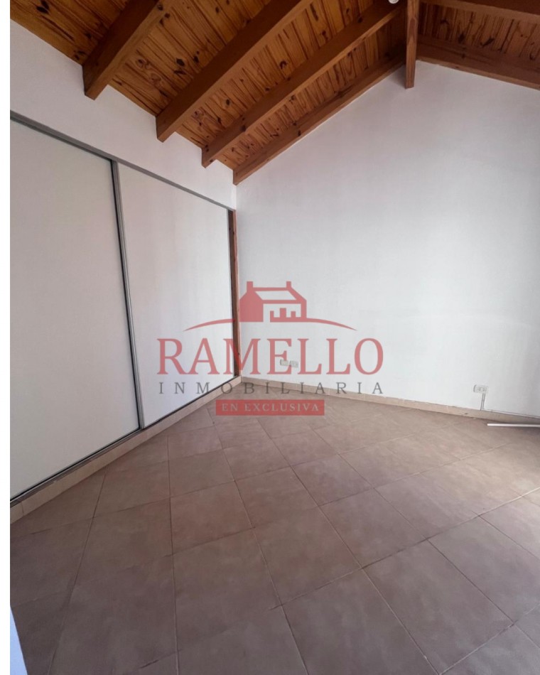 VENDO DUPLEX! Dos dormitorios con cochera