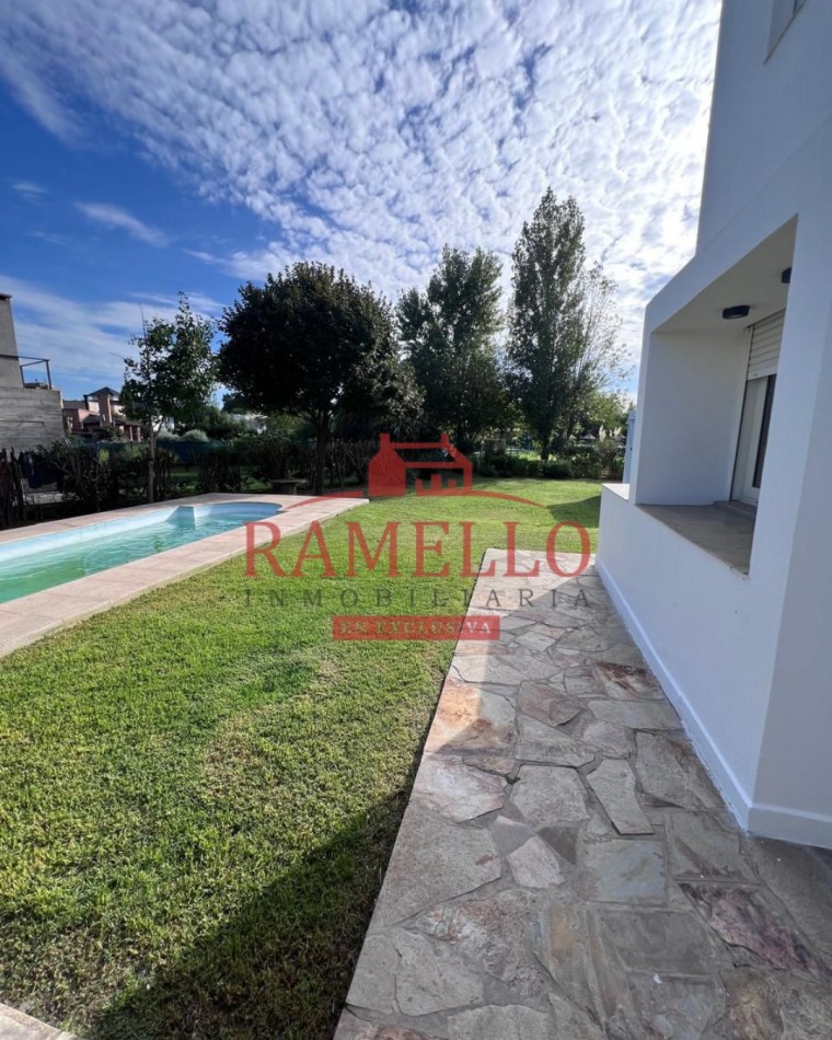 VENDO CASA DE CATEGORIA! Country San Esteban 