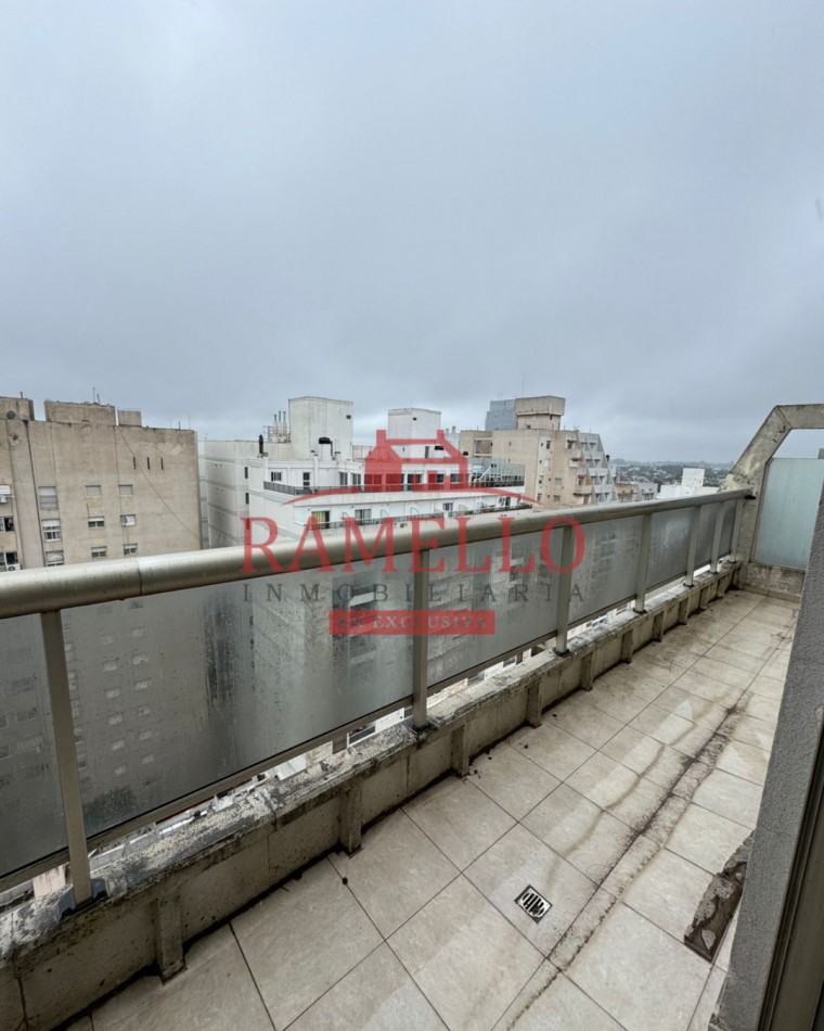 EN VENTA! Dpto de categoria - Dos dormitorios, con balcon y cochera 