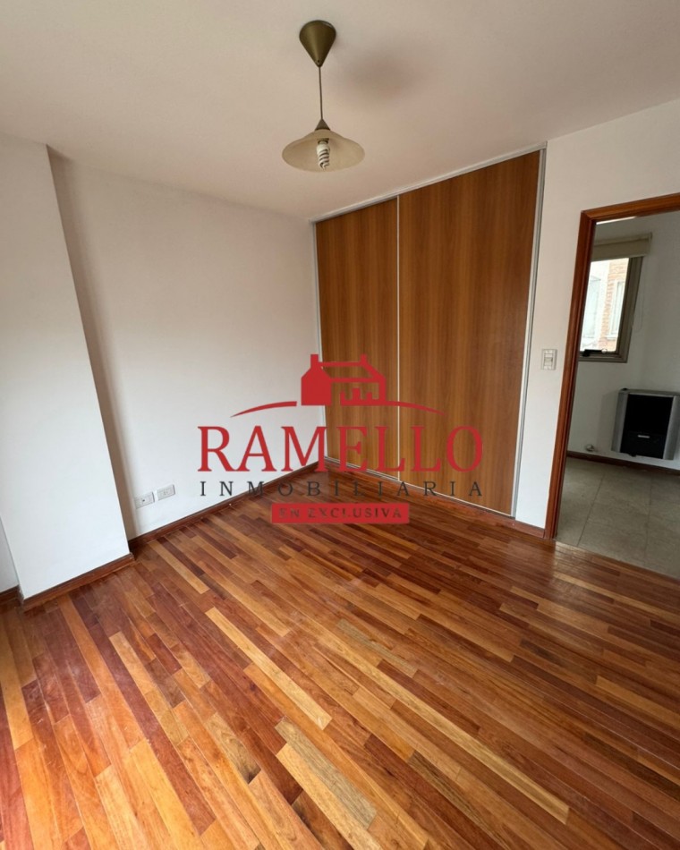EN VENTA! Dpto de categoria - Dos dormitorios, con balcon y cochera 