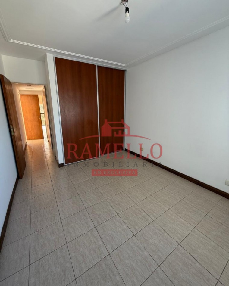 VENDO DPTO - Dos dormitorios con cochera en Torre Hovenia I