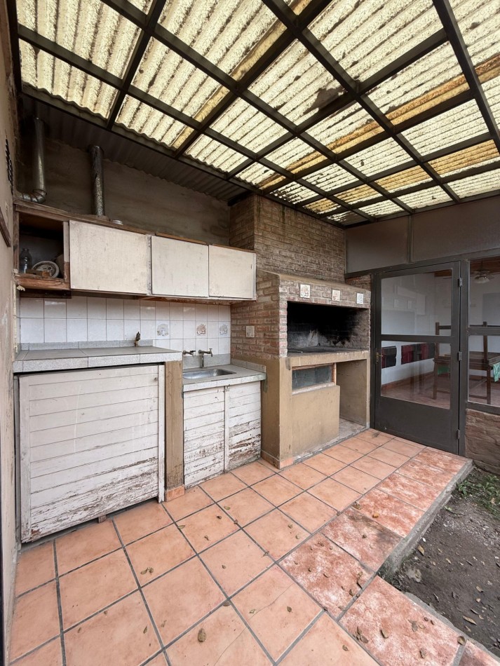 EN ALQUILER - Duplex dos dormitorios con garage y quincho 