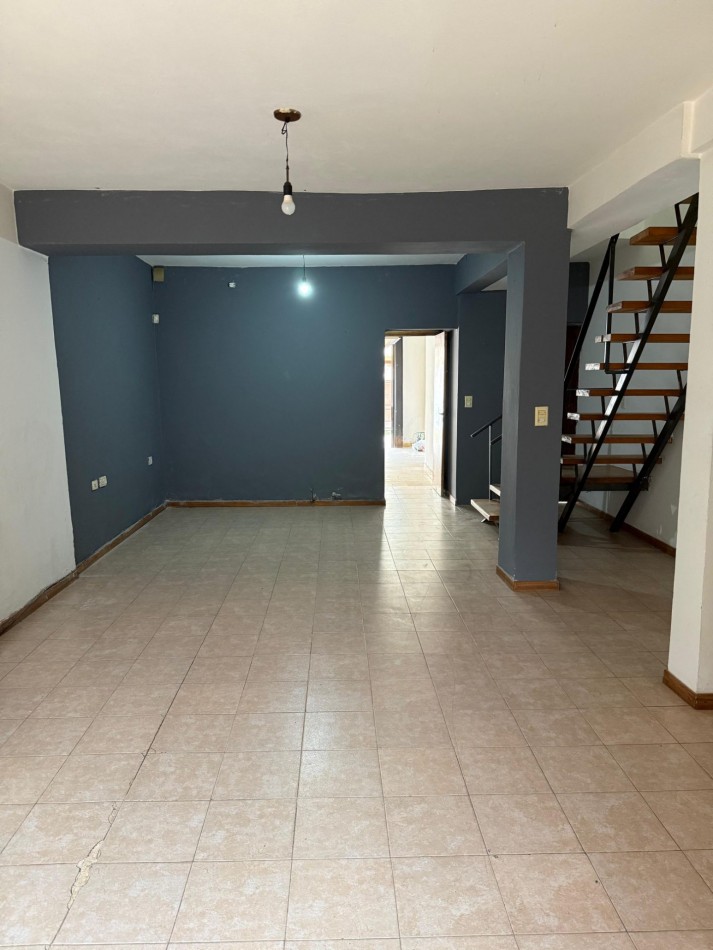 EN ALQUILER - Duplex dos dormitorios con garage y quincho 