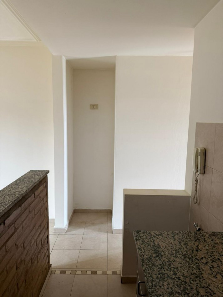 En Alquiler - Dpto un dormitorio con balcon 