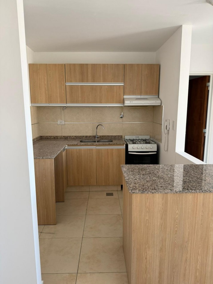 En alquiler - Dpto centrico | Un dormitorio con balcon 