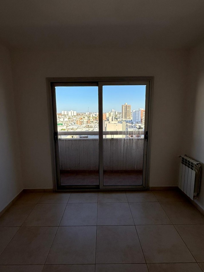 En alquiler - Dpto centrico | Un dormitorio con balcon 